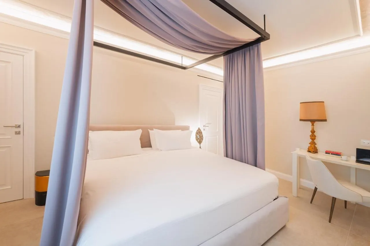 Naxi Suites 陶尔米纳